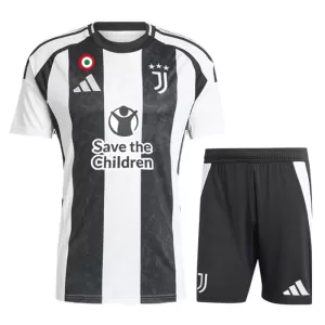 Fotbalové Dresy Juventus SaveChildren Dětské Domácí 2024-25 Fotbalové Dresy Juventus SaveChildren Dětské Domácí 2024-25