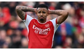 Arsenalu chybí silný útočník