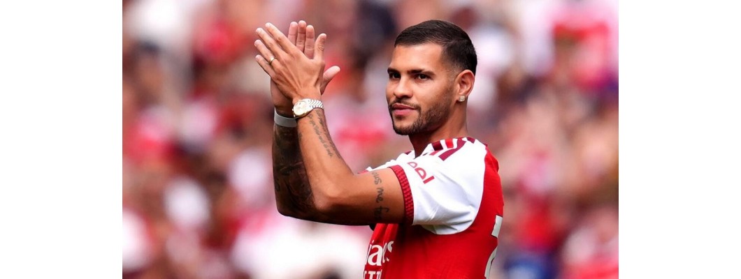 Bruno Guimarães získal trofej hned ve svém prvním vystoupení za Arsenal Bruno Guimarães získal trofej hned ve svém prvním vystoupení za Arsenal