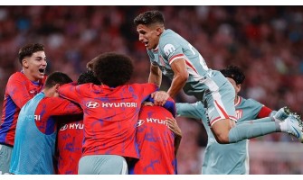 Diego Simeone a jeho syn se znovu setkávají na kurtu o 20 let později Diego Simeone a jeho syn se znovu setkávají na kurtu o 20 let později