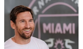 Dva skvělí hráči v různých zprávách tohoto měsíce