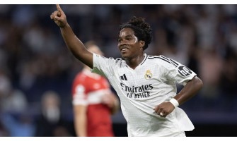 Endrick oznámil zprávu o randění s přítelkyní Endrick oznámil zprávu o randění s přítelkyní