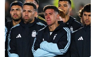 Enzo Fernández se znovu loučí s Lionelem Messim