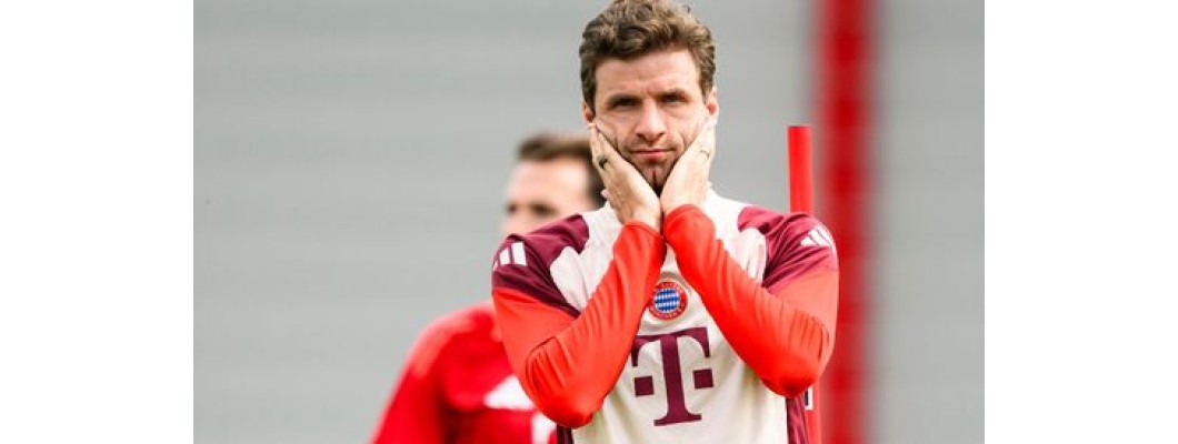 Fanoušci vzdávají hold Thomasu Müllerovi za dosažení milníku 500 odehraných zápasů v Bundeslize Fanoušci vzdávají hold Thomasu Müllerovi za dosažení milníku 500 odehraných zápasů v Bundeslize