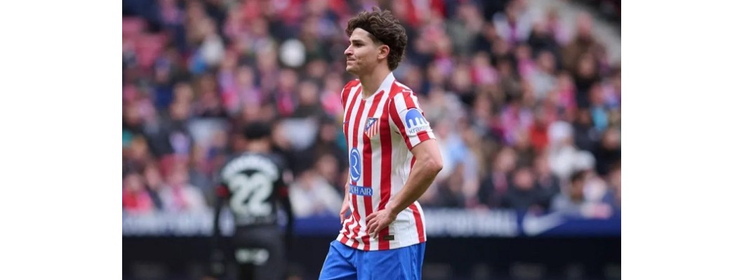 Julián Álvarez touží znovu zvedat nad hlavu mistrovské trofeje Julián Álvarez touží znovu zvedat nad hlavu mistrovské trofeje