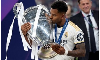 Mladí hráči Realu Madrid jsou poctěni, že znovu vyhráli Ligu mistrů Mladí hráči Realu Madrid jsou poctěni, že znovu vyhráli Ligu mistrů