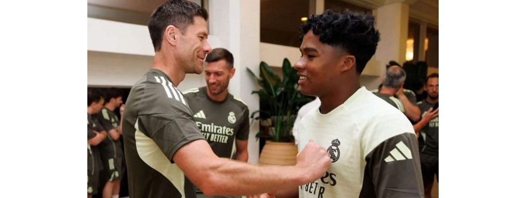 Nový hlavní trenér Realu Madrid dal Endrickovi dres s číslem 9 Nový hlavní trenér Realu Madrid dal Endrickovi dres s číslem 9