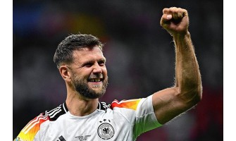 Německo i Anglie příliš věří v sílu mladých hráčů