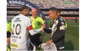 Philippe Coutinho a Neymar se znovu setkávají na hřišti Philippe Coutinho a Neymar se znovu setkávají na hřišti