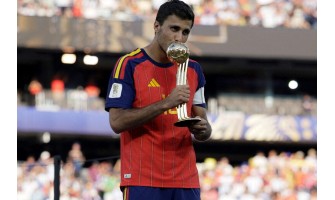 Rodriho trofej z mistrovství světa po jeho trápení