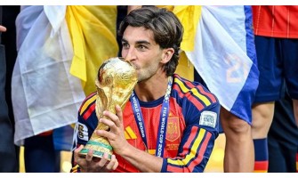 Trenér Paris Saint-Germain Luis Enrique si vysoce cení schopností Ferrana Torrese