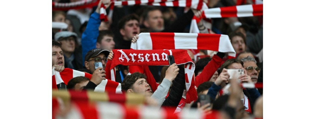 Vítězství Arsenalu v titulu je jako součást mládí některých fanoušků Vítězství Arsenalu v titulu je jako součást mládí některých fanoušků