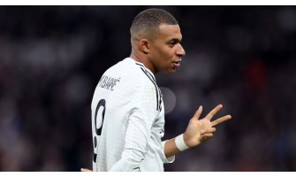 Žádnému profesionálnímu fotbalistovi nezáleží na Zlatém míči Žádnému profesionálnímu fotbalistovi nezáleží na Zlatém míči